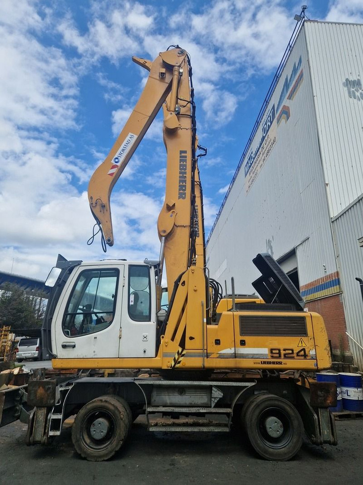 Waste/ Industry handler LIEBHERR A924C