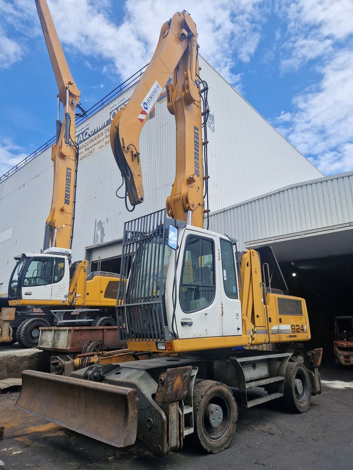 Waste/ Industry handler LIEBHERR A924C
