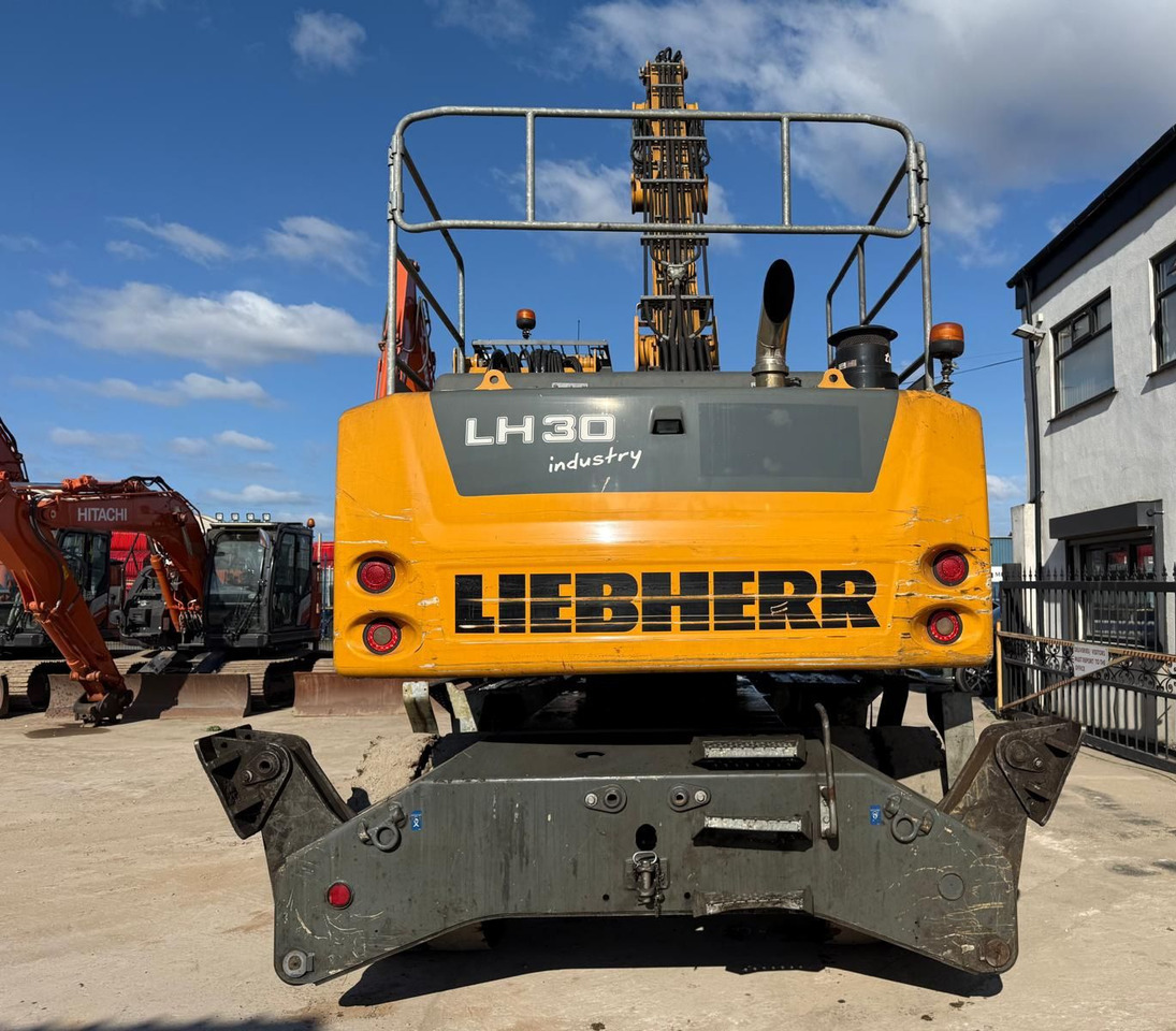 Waste/ Industry handler LIEBHERR LH30M