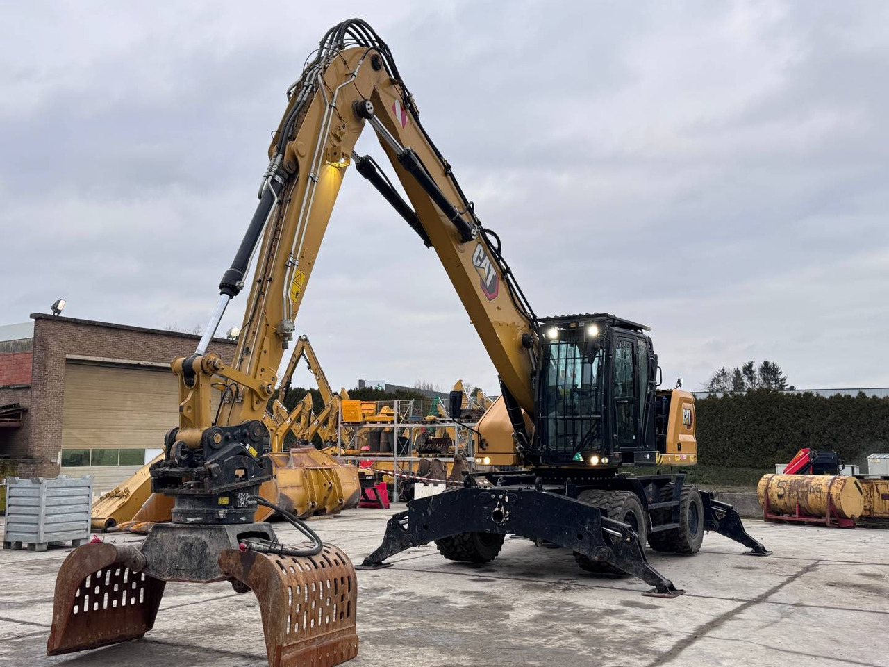 Wheel excavator CAT MH3024-07