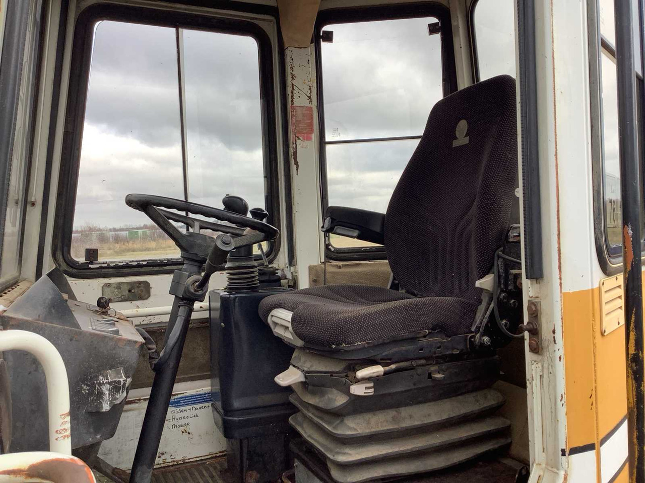 Wheel loader 1989 - LIEBHERR - L521 - SHOVEL