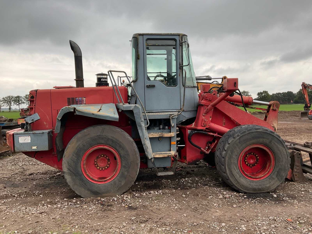 Wheel loader 1996 KOMATSU WH320-3H WHEEL LOADER
