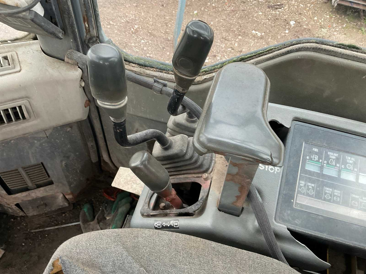 Wheel loader 1996 KOMATSU WH320-3H WHEEL LOADER