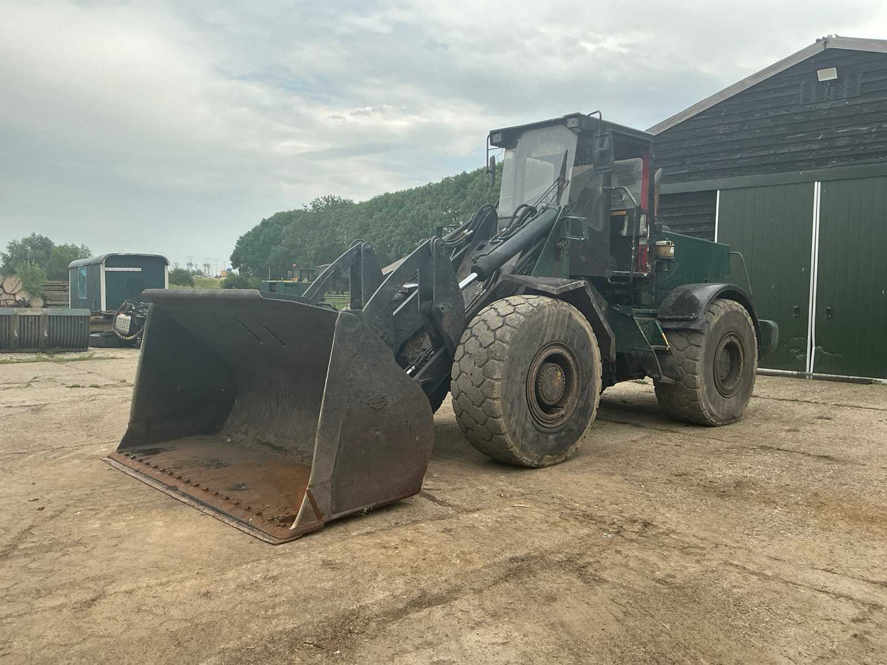 Wheel loader 2001: LJUNGBY L17 SHOVEL