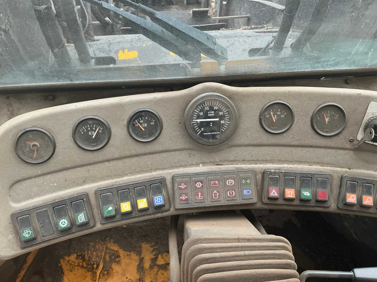 Wheel loader 2001: LJUNGBY L17 SHOVEL