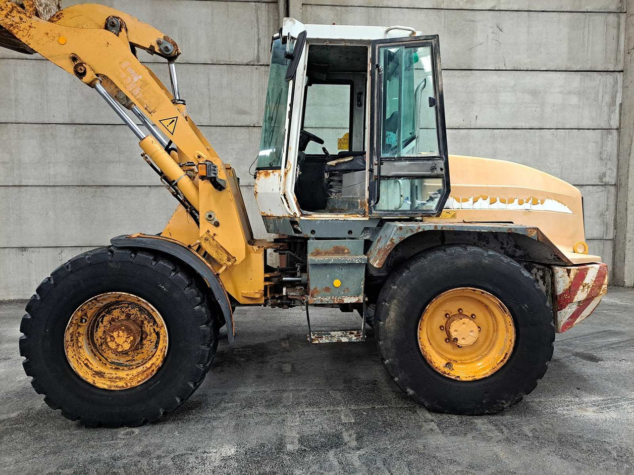 Wheel loader 2002 LIEBHERR L514 SHOVEL