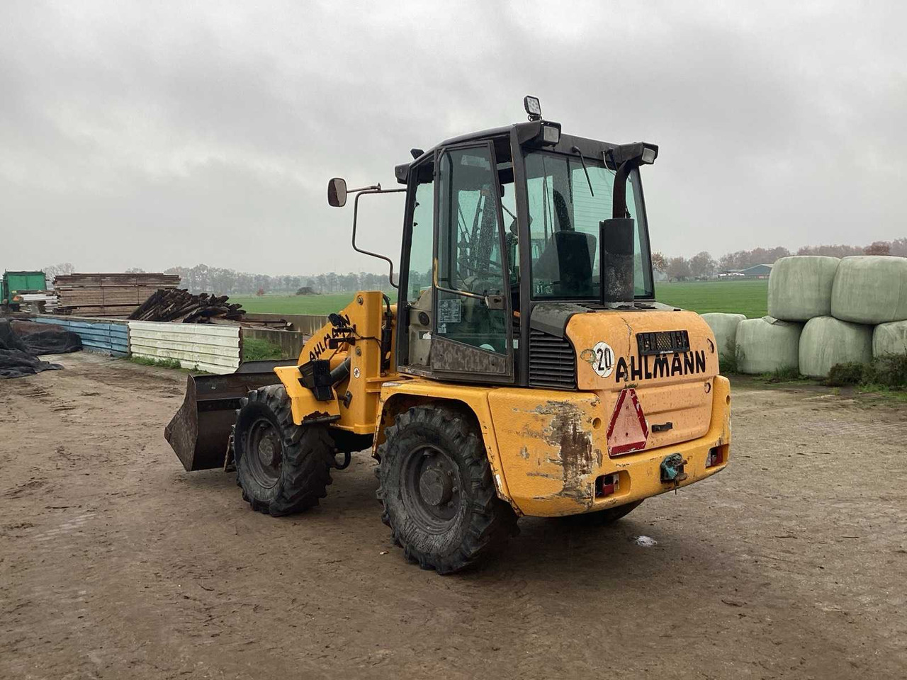 Wheel loader 2003 AHLMANN AL85 T SHOVEL