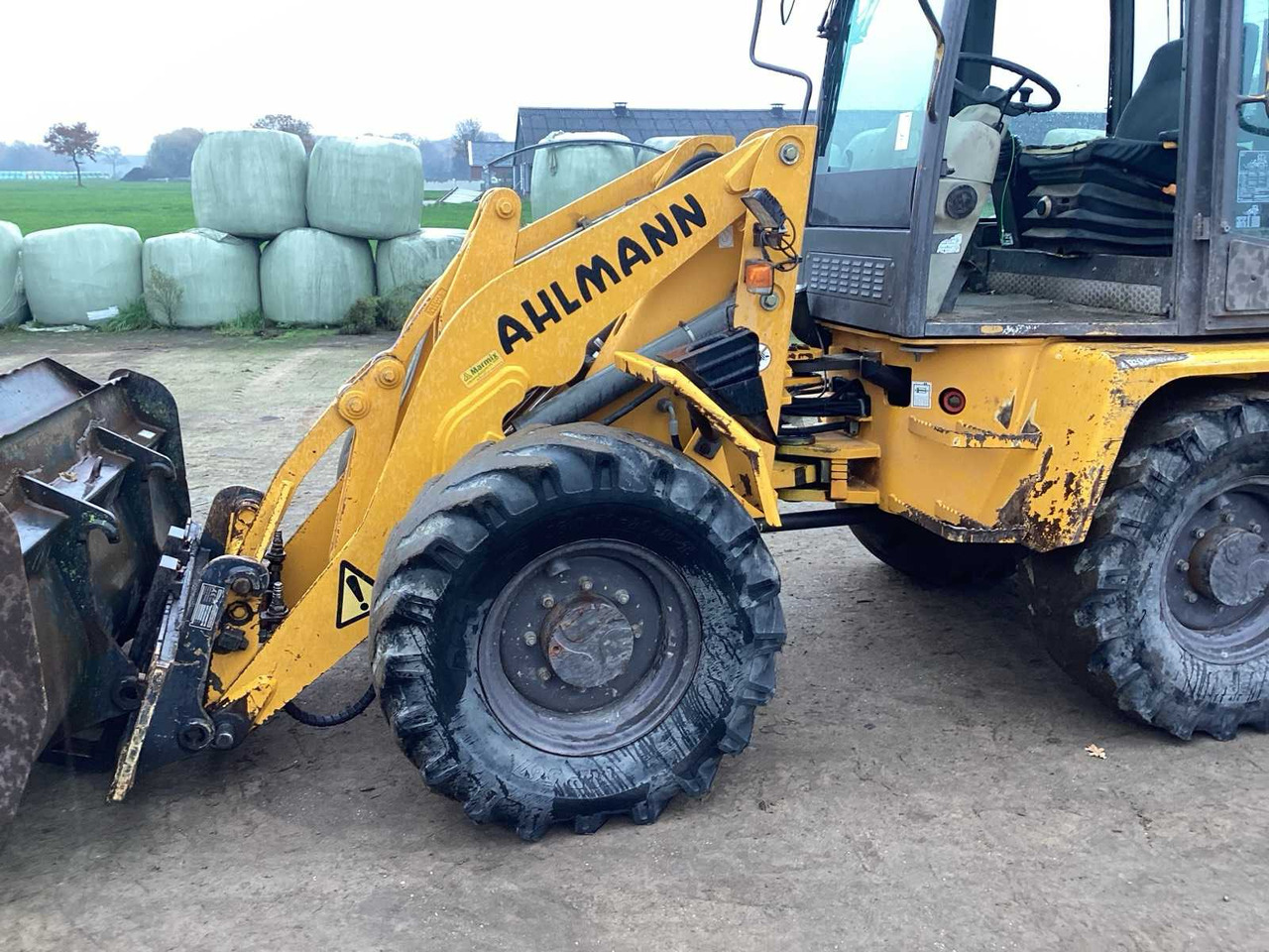 Wheel loader 2003 AHLMANN AL85 T SHOVEL