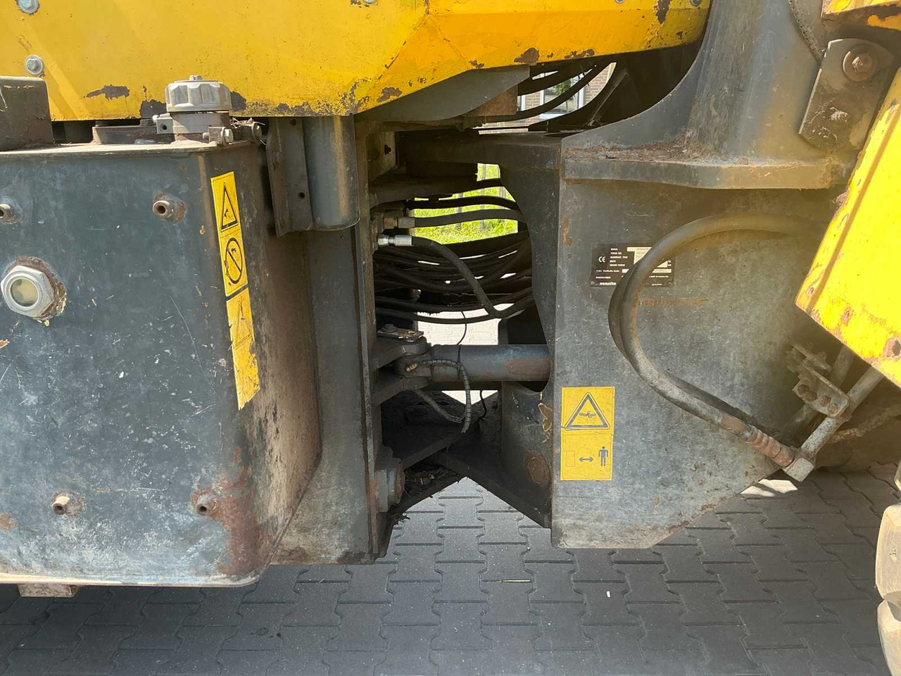 Wheel loader 2005 KOMATSU WA320-5H SHOVEL