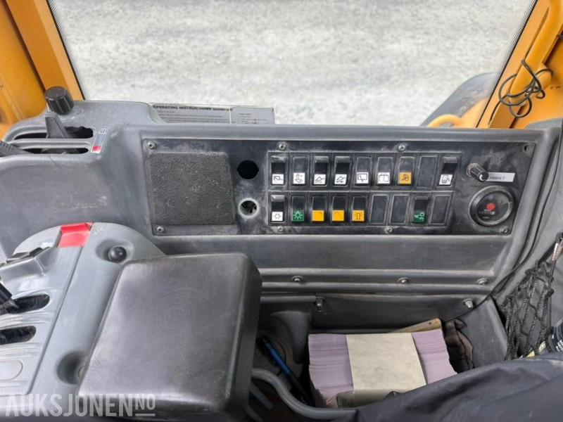Wheel loader 2005 Volvo L220E HJULLASTER - 15364 Timer