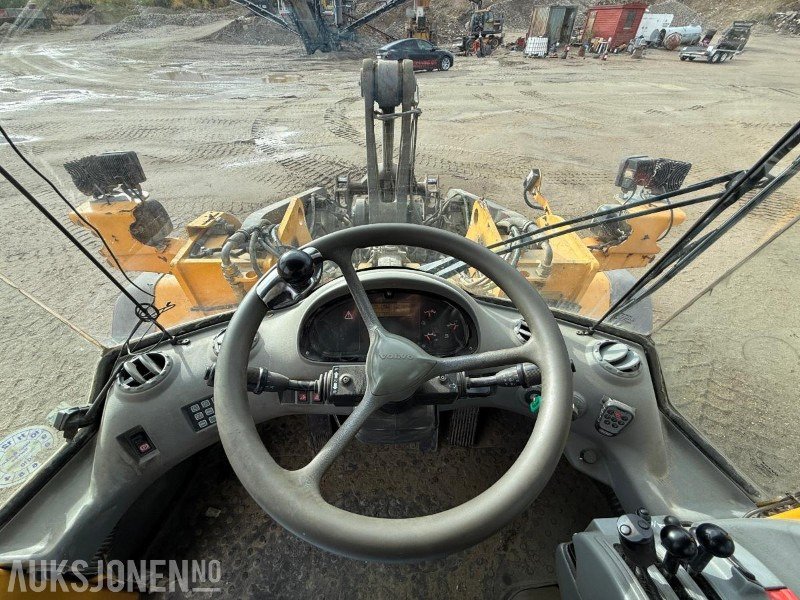 Wheel loader 2006 Volvo L120E - Sentralsmøring - 14887 timer