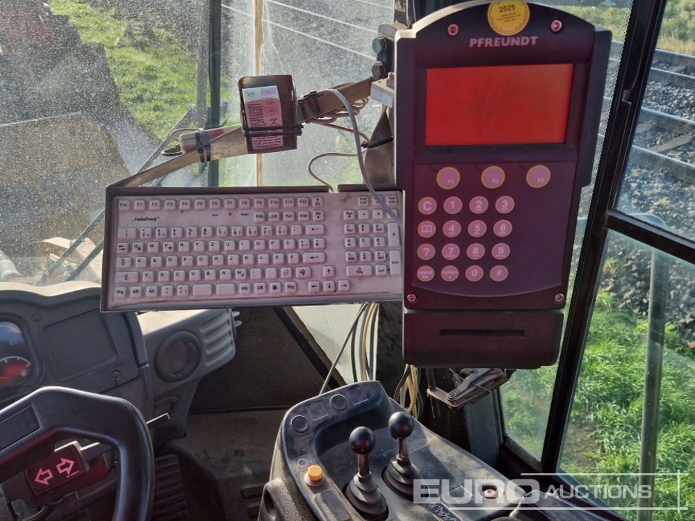 Wheel loader 2011 CAT 966H