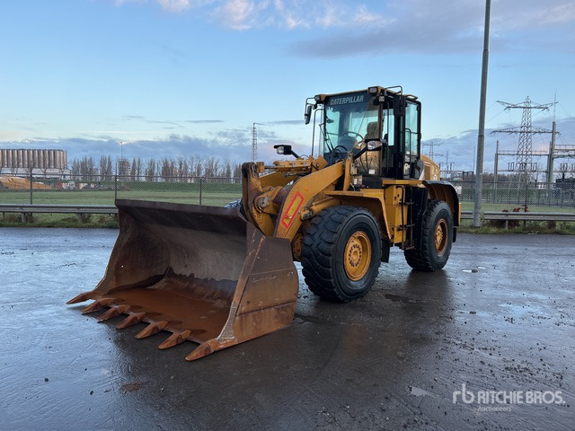 Wheel loader 2011 Cat 938H Wheel Loader