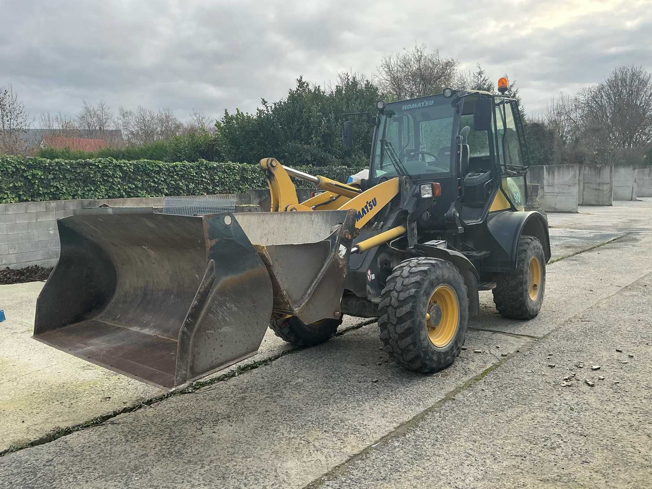 Wheel loader 2011 KOMATSU FASTRAC WA90 SHOVEL