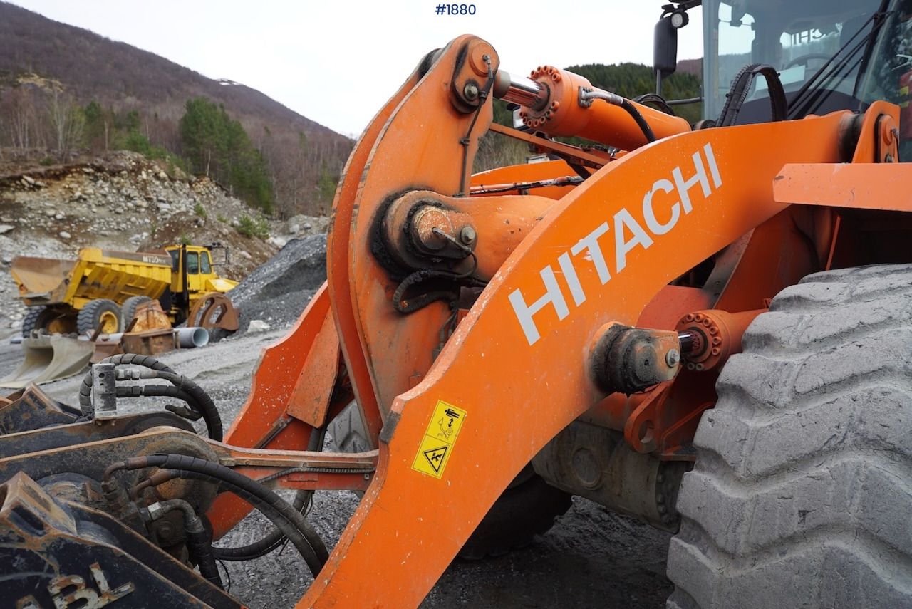 Wheel loader 2012 Hitachi ZW220