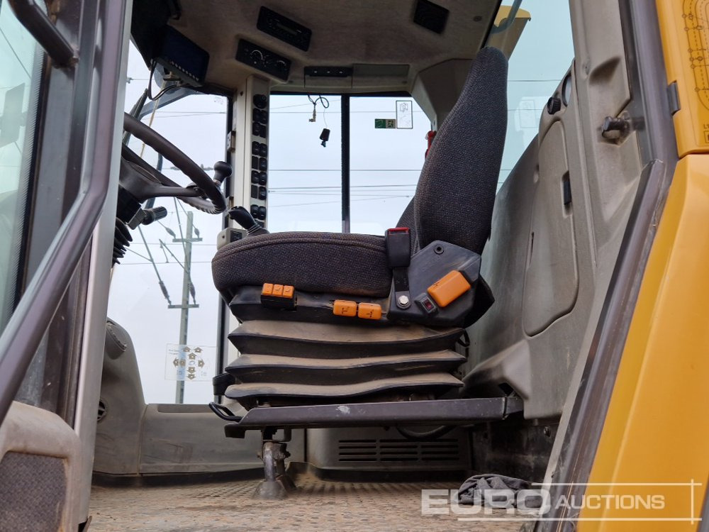 Wheel loader 2013 Volvo L120G