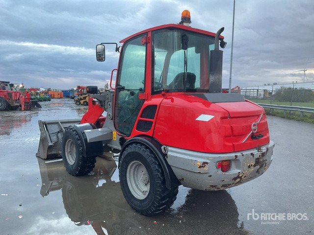 Wheel loader 2013 Volvo L25F Compact Track Loader