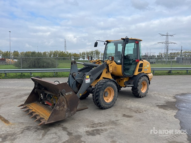 Wheel loader 2013 Volvo L25F-Z Telescopic Boom Lift