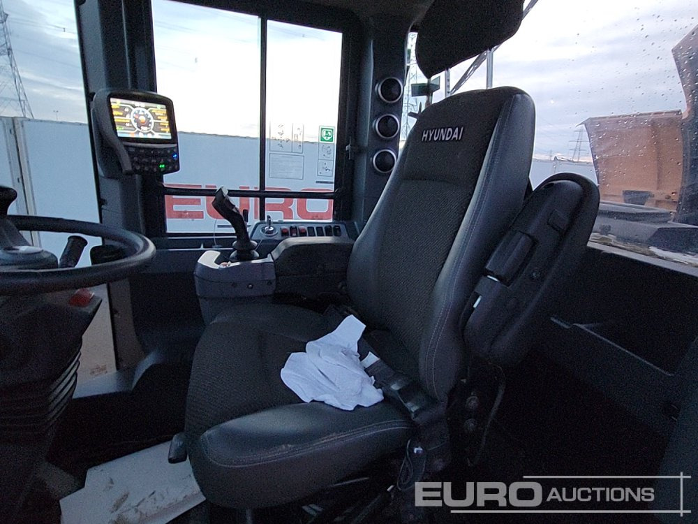 Wheel loader 2016 Hyundai HL940