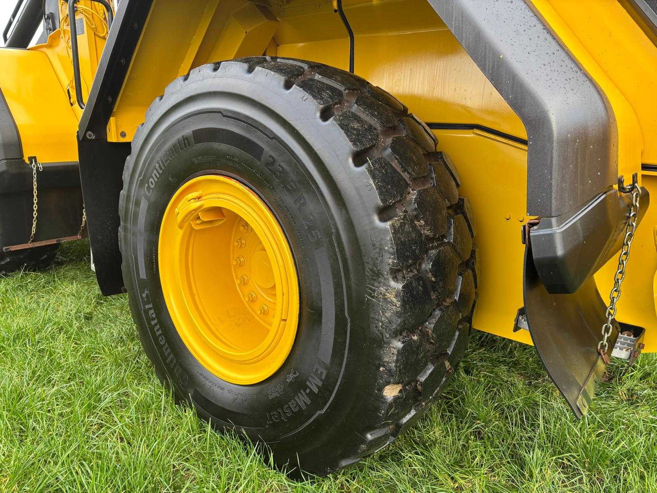 Wheel loader 2018 JCB 437 SHOVEL