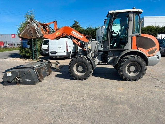 Wheel loader Atlas 75e S. Schaufel, Gabel, Bürste.