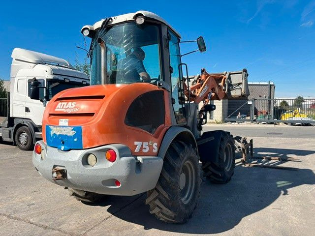 Wheel loader Atlas 75e S. Schaufel, Gabel, Bürste.