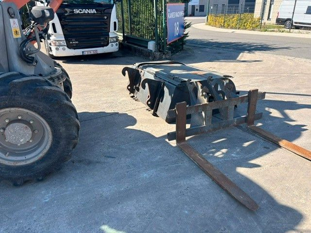 Wheel loader Atlas 75e S. Schaufel, Gabel, Bürste.