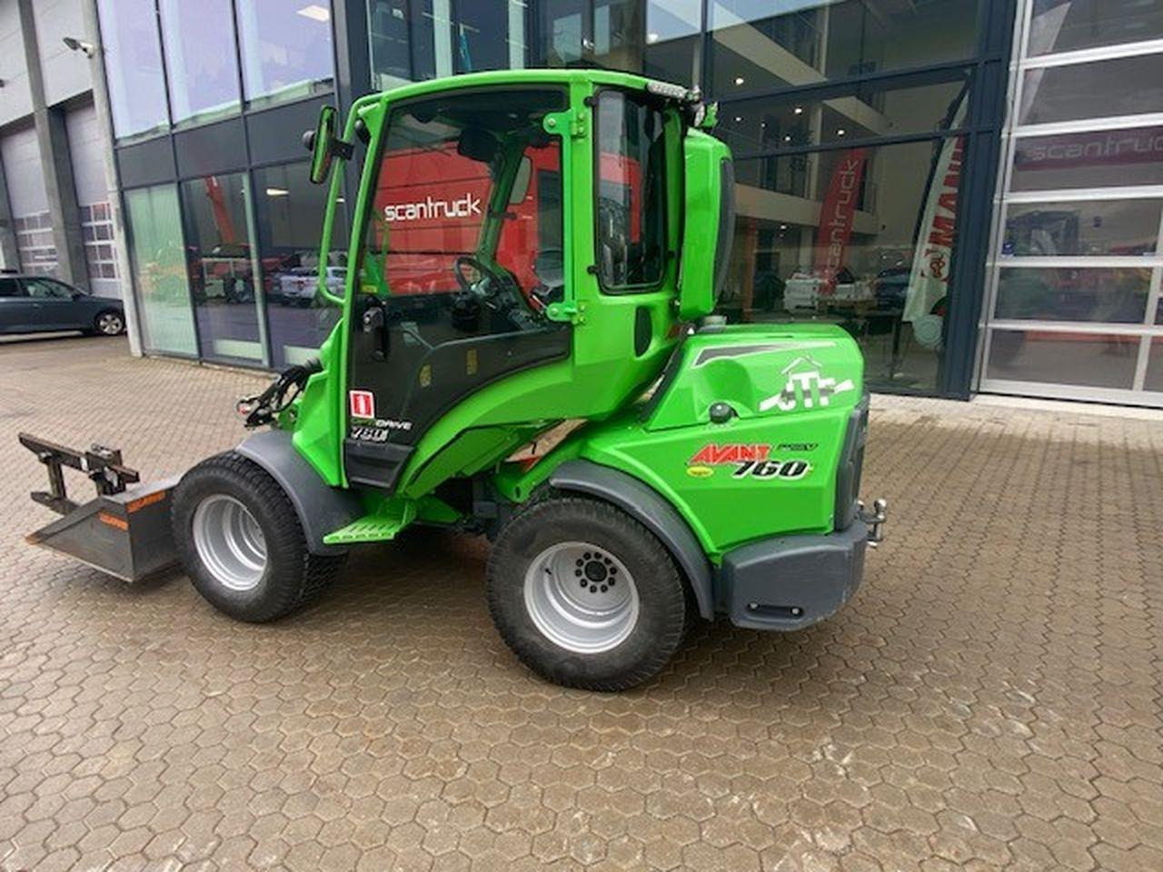 Wheel loader Avant 760i