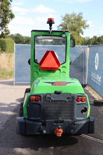 Wheel loader Avant M735