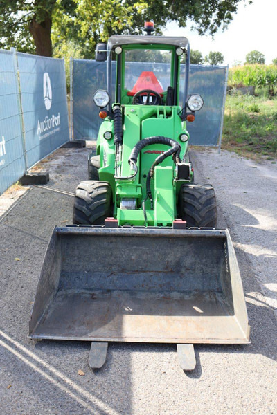 Wheel loader Avant M735