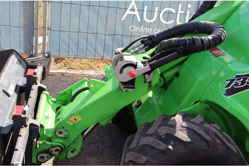 Wheel loader Avant M735