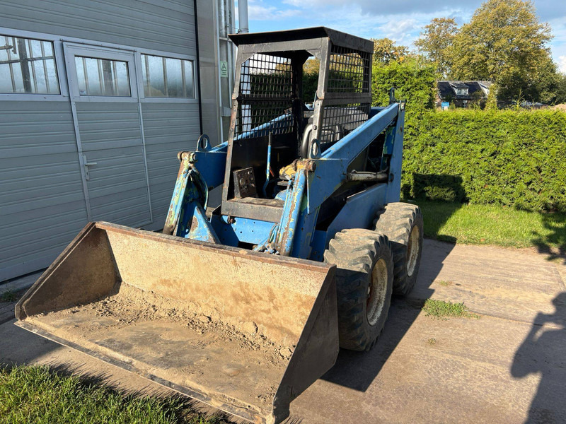 Wheel loader Bobcat 825