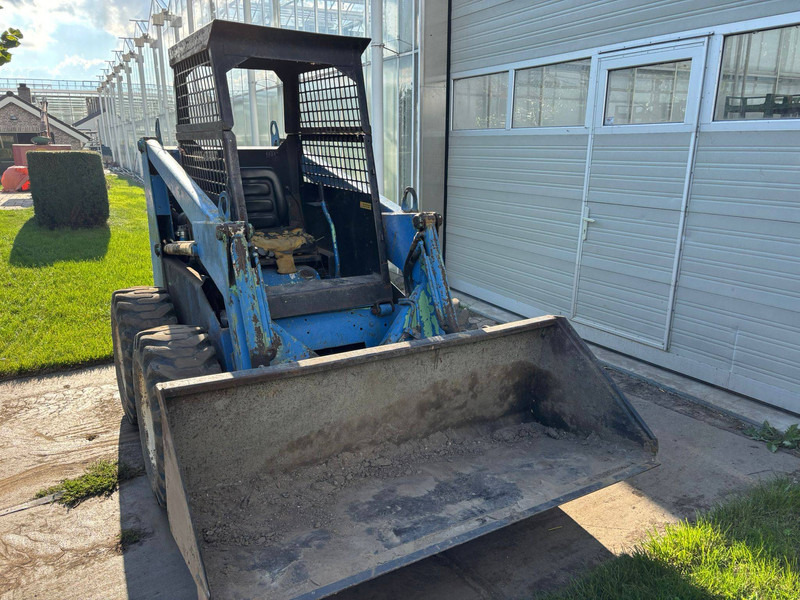 Wheel loader Bobcat 825