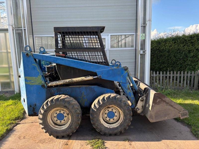 Wheel loader Bobcat 825
