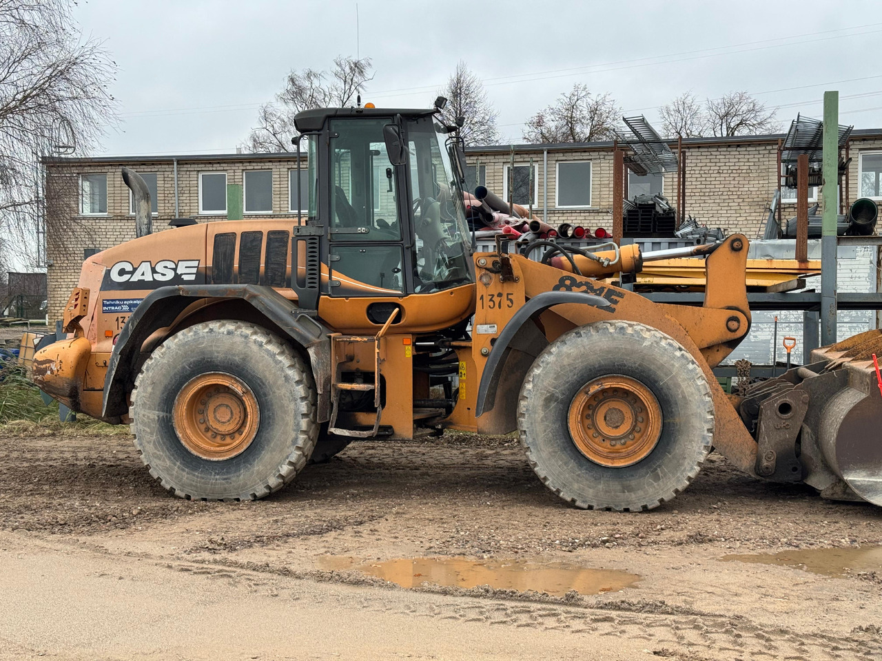Wheel loader CASE 821E