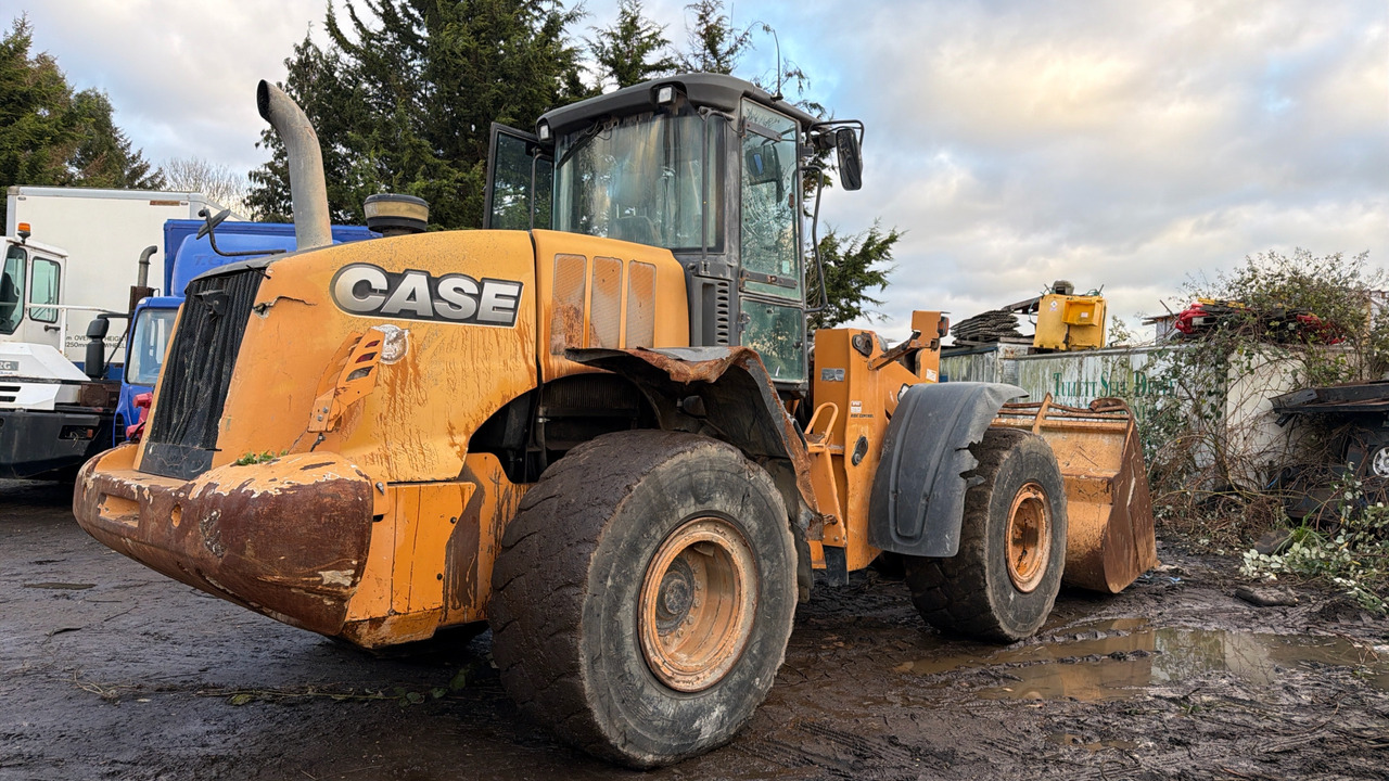 Wheel loader CASE 821F