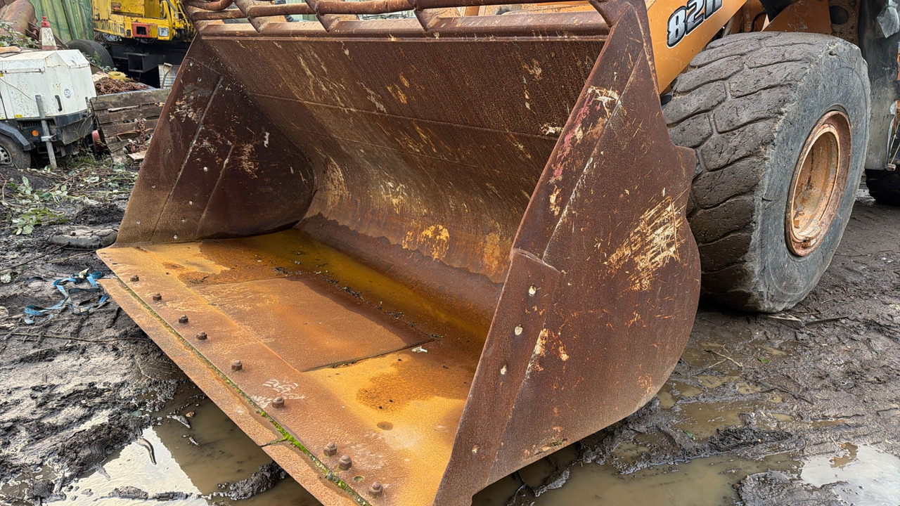 Wheel loader CASE 821F