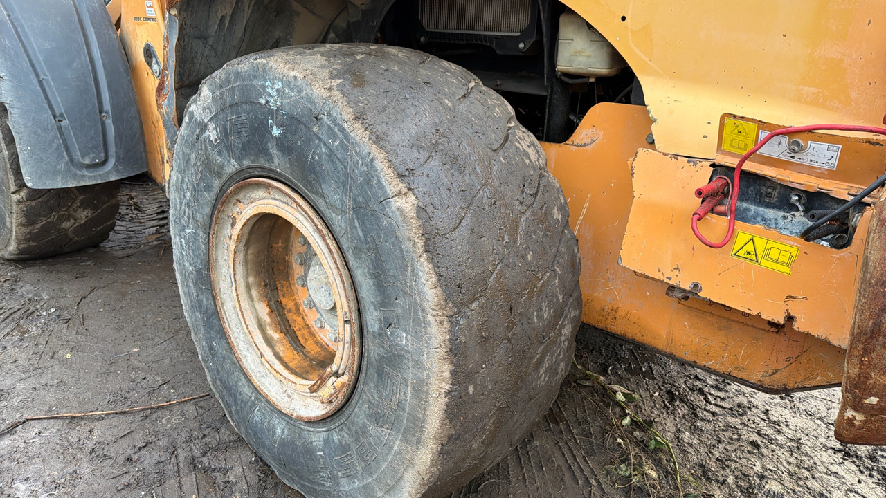Wheel loader CASE 821F