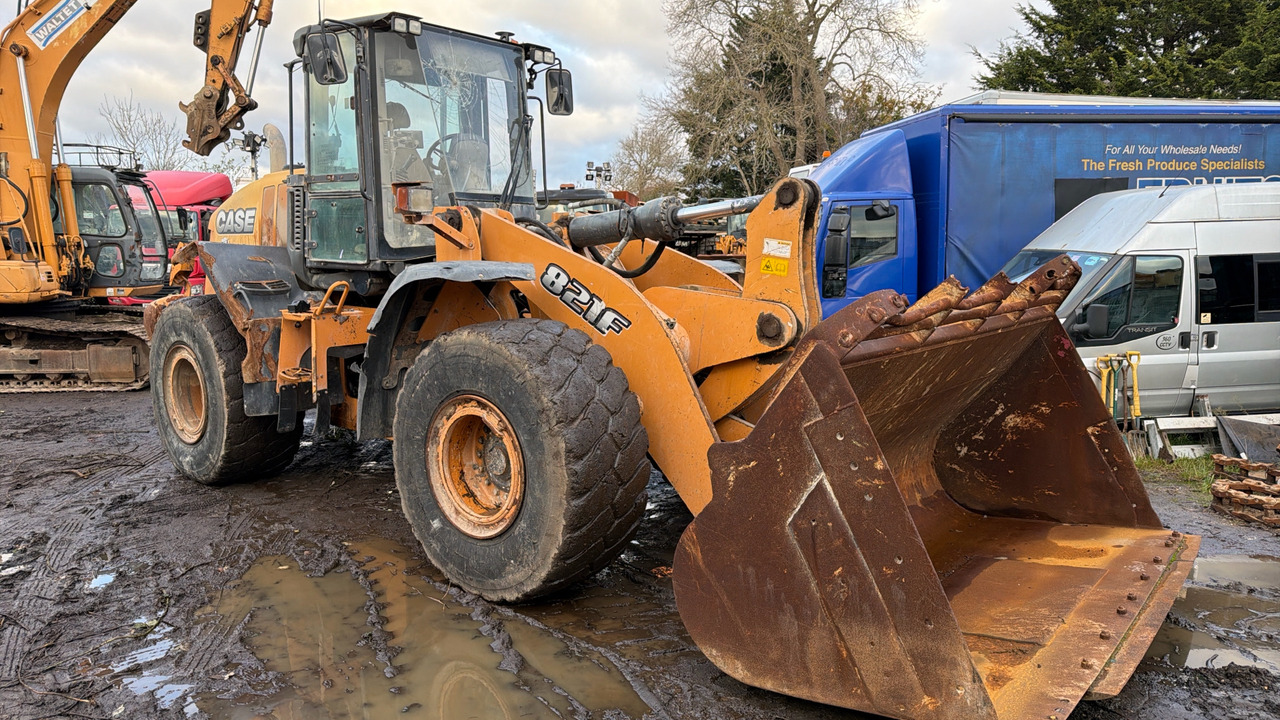Wheel loader CASE 821F