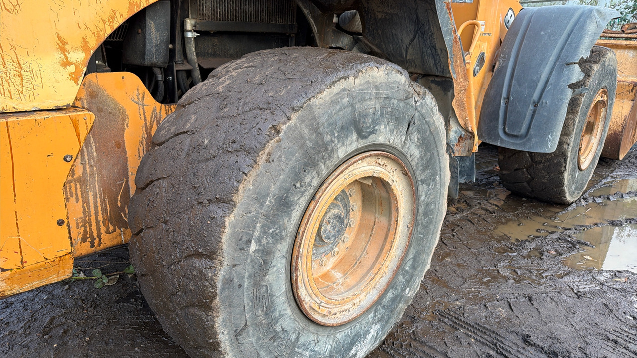 Wheel loader CASE 821F