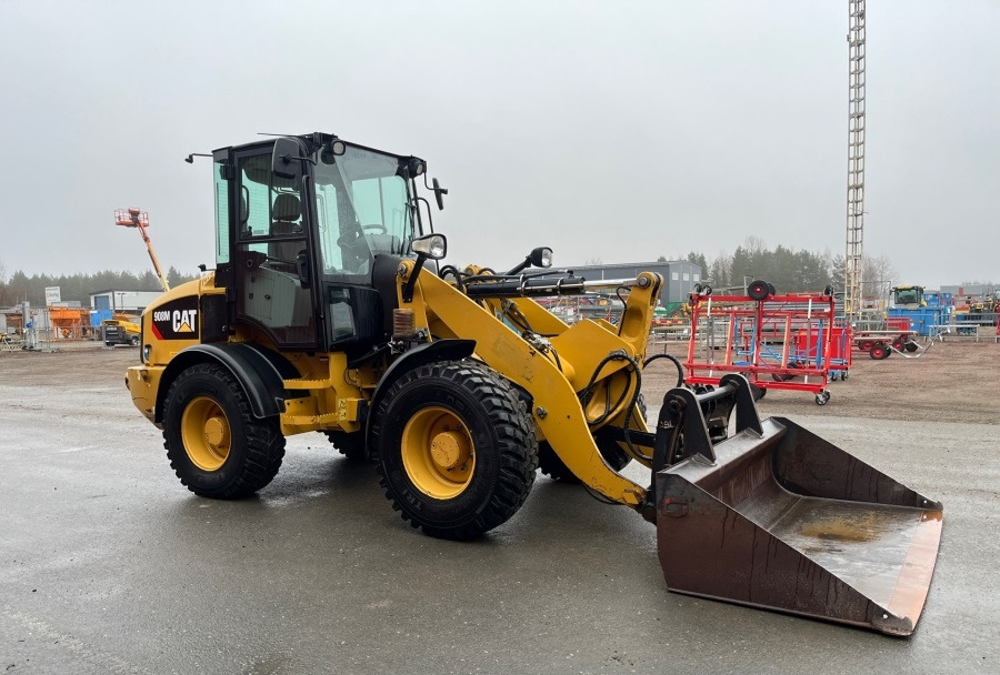 Wheel loader CATERPILLAR 908 M