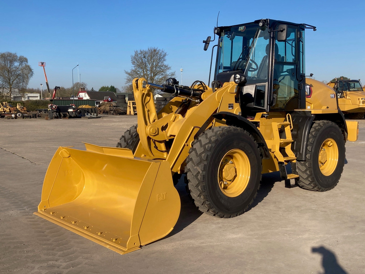 Wheel loader CATERPILLAR 910