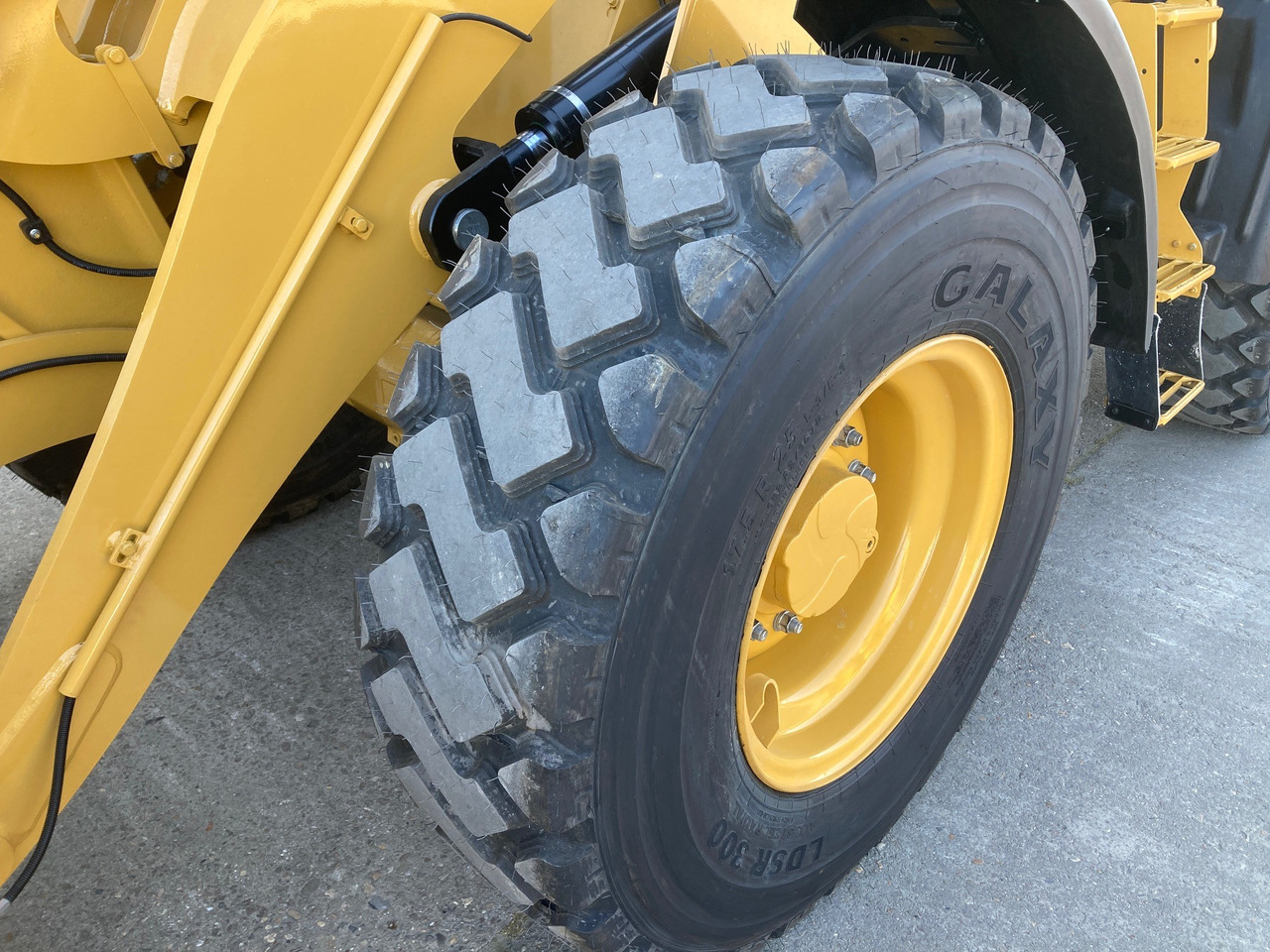 Wheel loader CATERPILLAR 910