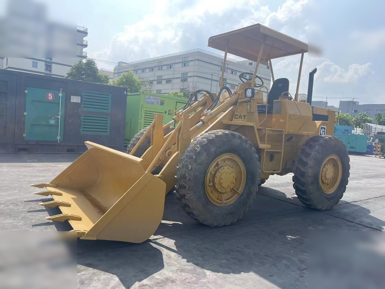 Wheel loader CATERPILLAR 910