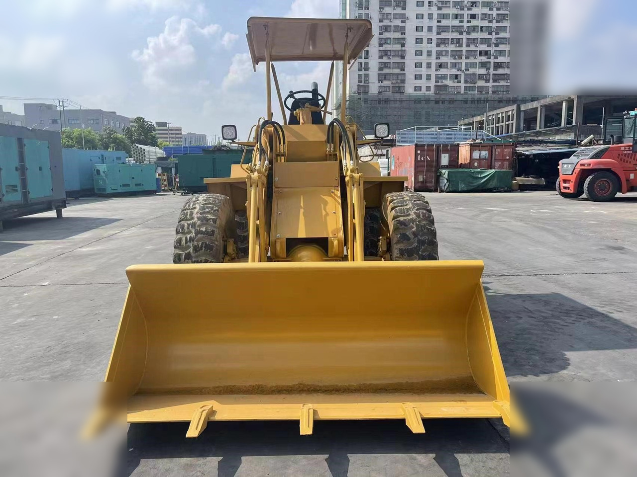 Wheel loader CATERPILLAR 910