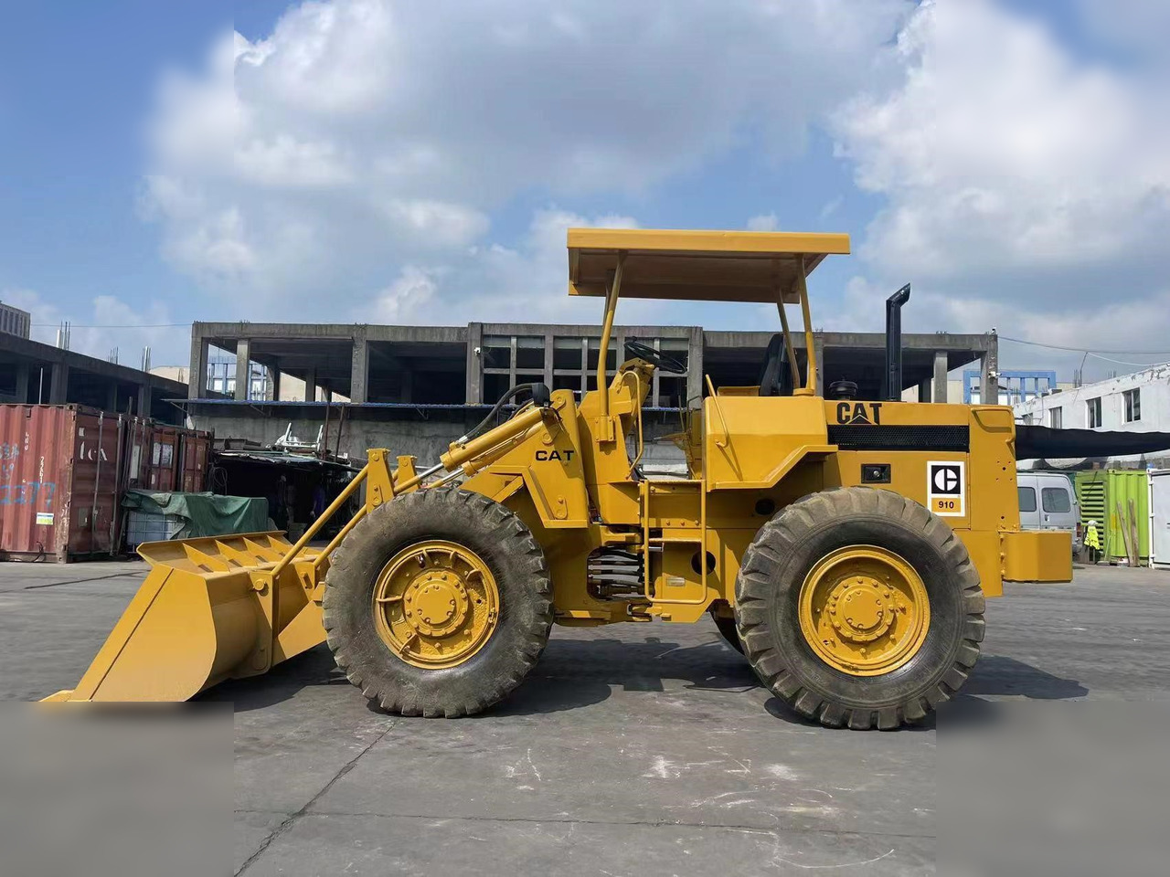 Wheel loader CATERPILLAR 910