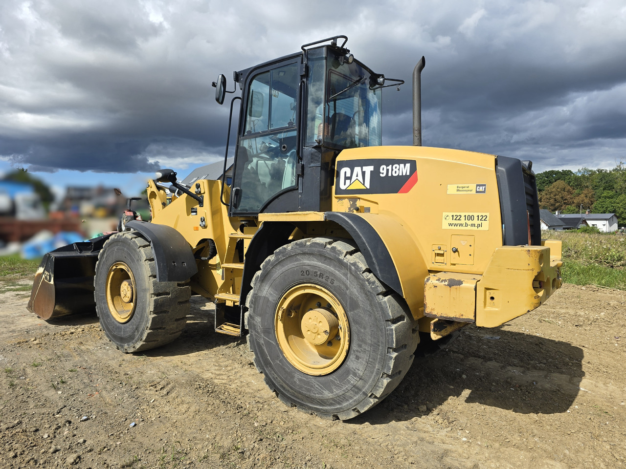Wheel loader CATERPILLAR 918 M
