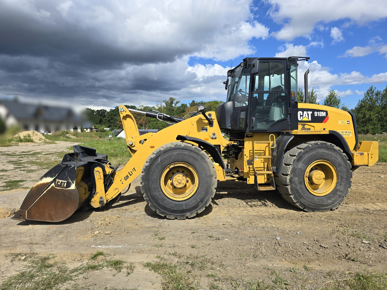 Wheel loader CATERPILLAR 918 M