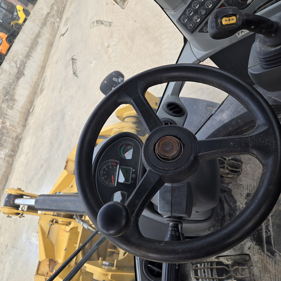 Wheel loader CATERPILLAR 924K