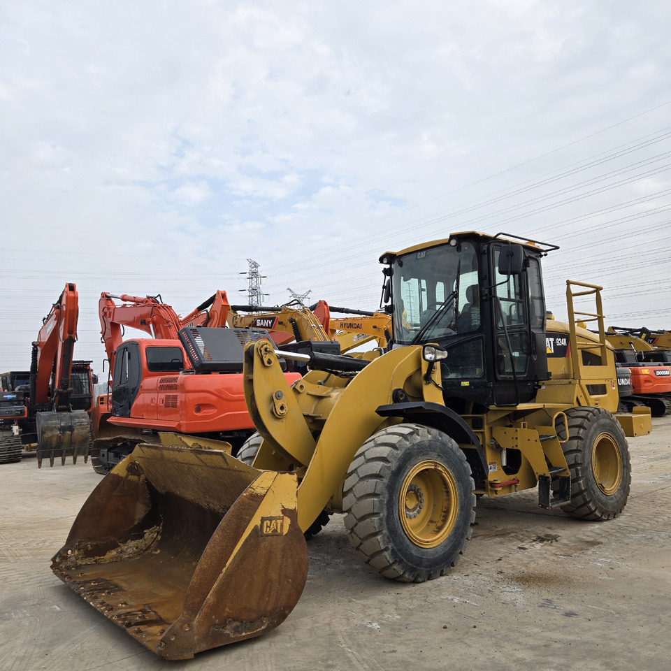 Wheel loader CATERPILLAR 924K